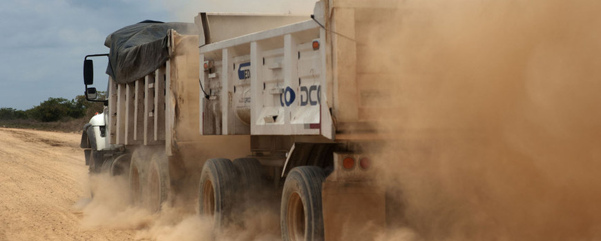 सडक धुलाम्मे बन्दैेँ गएपछि स्थानीयद्वारा सडक अवरुद्ध