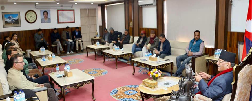 शेरबहादुर देउवाको औधि माया लाग्छ, राष्ट्रपतिका विषयमा सल्लाह गर्छु : प्रचण्ड