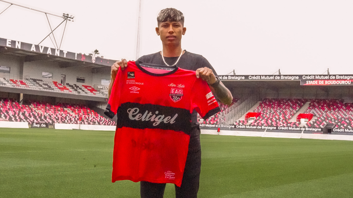 sabitra-bhandari-samba-franceli-club- 1